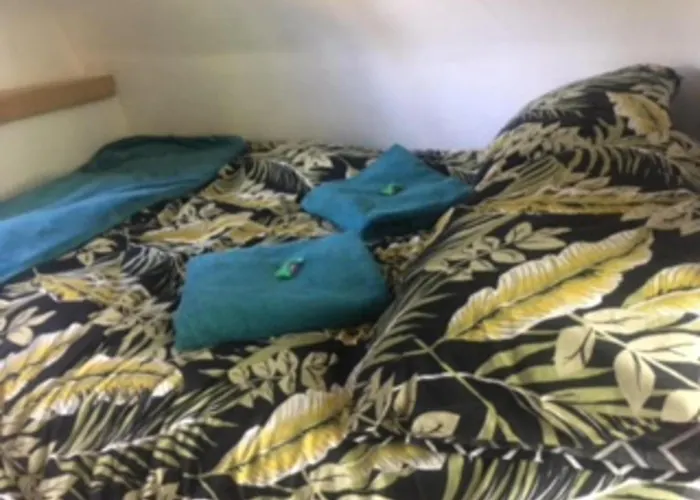 Unique & Serene 1-bed Close To Semesterbostad *